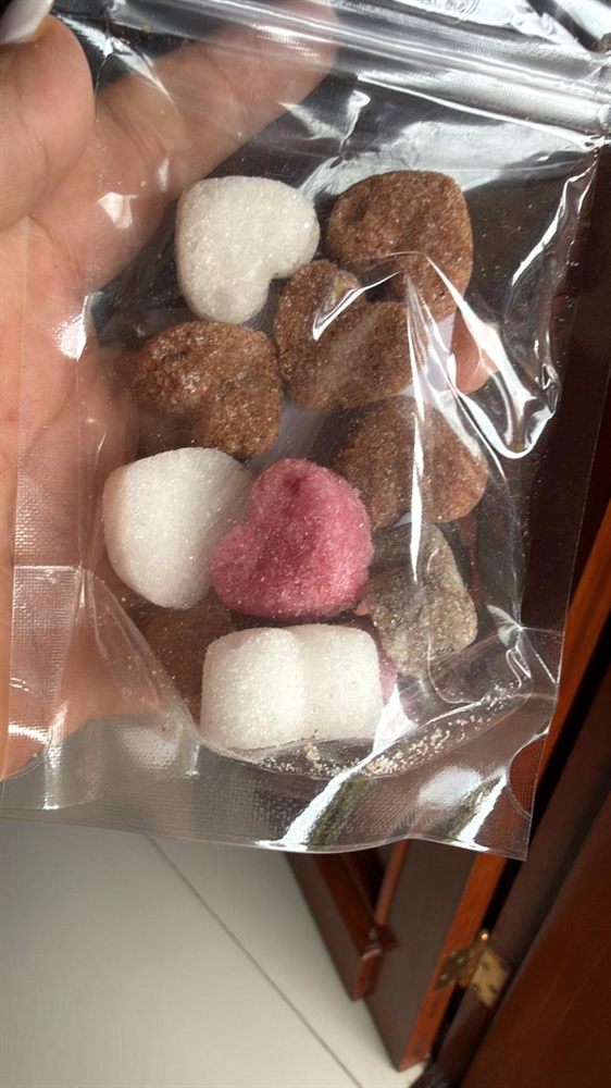 Azúcar saborizada en forma de corazón