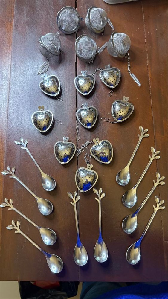 Infusores de té y cucharitas
